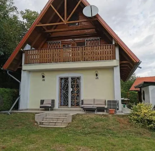 Feriehus Erdoszelen Haziko Vendeghaz *